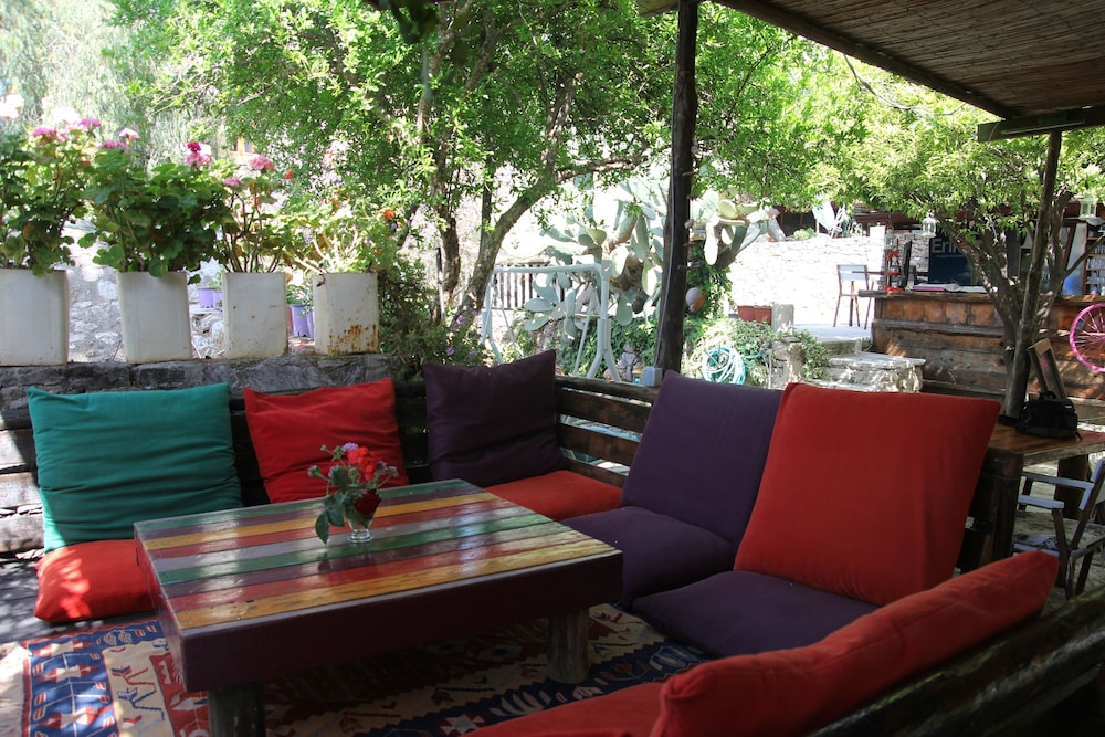 Eski Datca Pansiyon Cafe 33/50