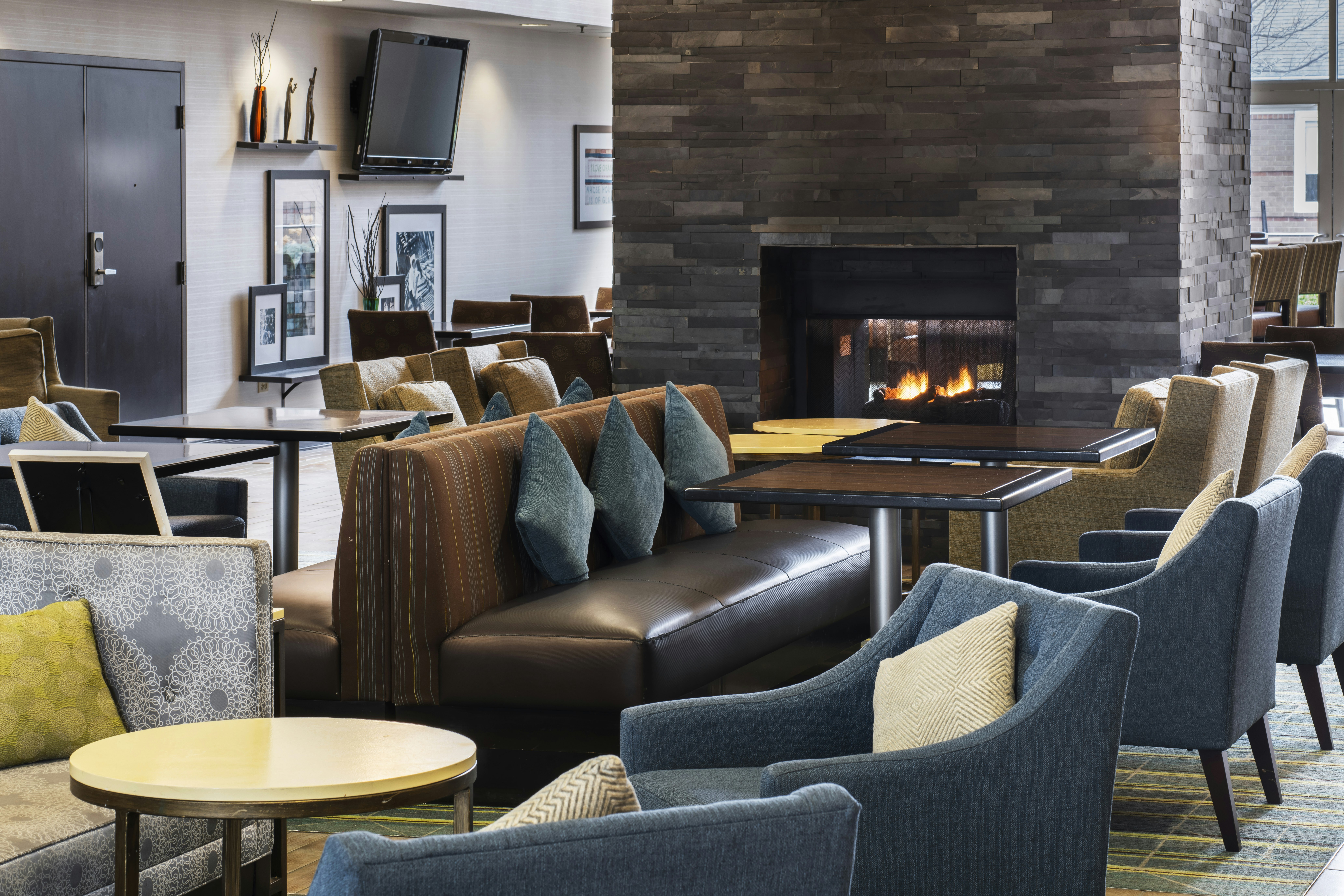 Hampton Inn & Suites Chicago/Lincolnshire 24/42