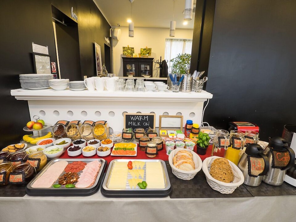 Casablanca Boutique Bed & Breakfast 55/61