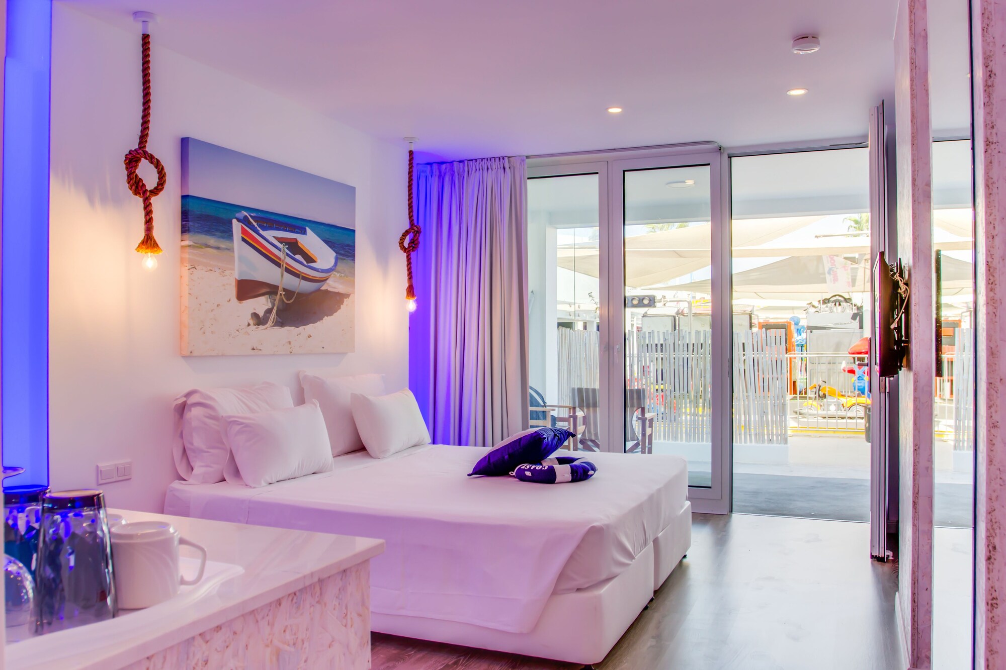 ROOM, DOUBLE BED, POOL VIEW