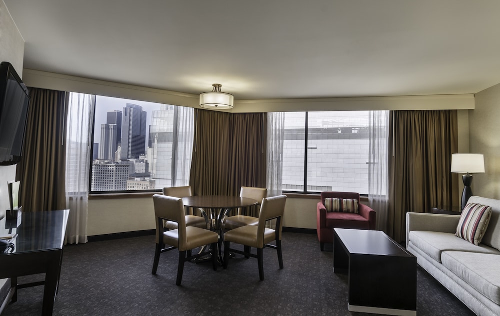 DoubleTree by Hilton Hotel Los Angeles Downtown 37/79