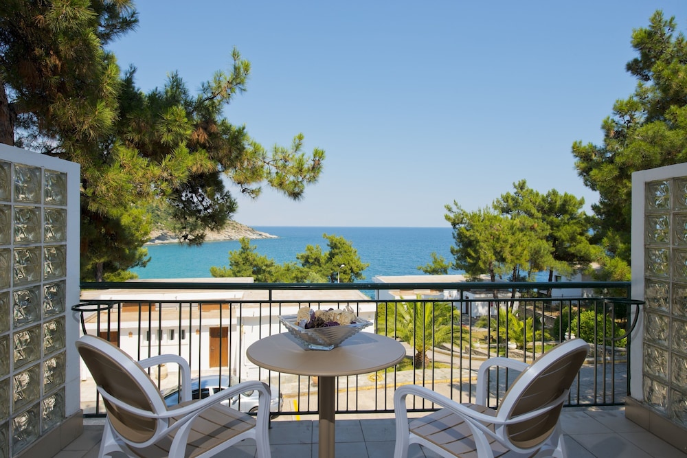 Tosca Beach Hotel 24/50