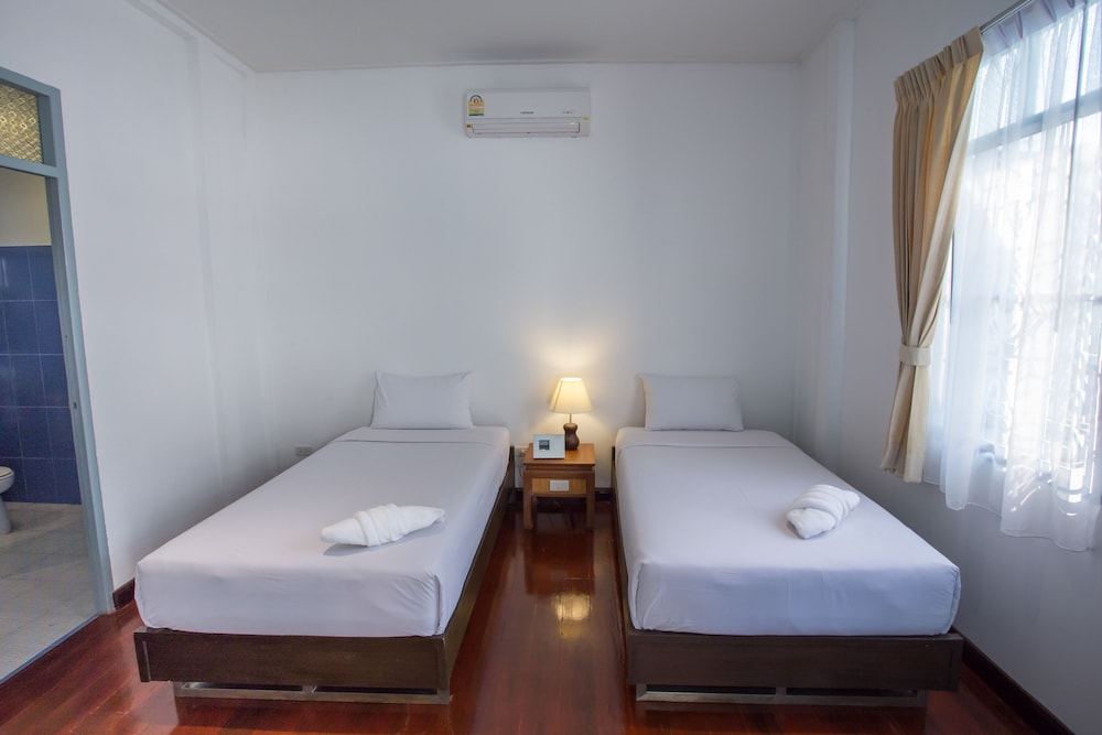 Hotel Bangkokian 24/50