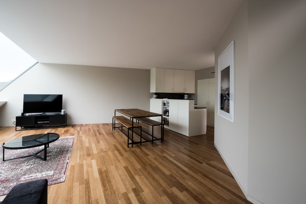 Lucerne Lake View Apartments 35/50