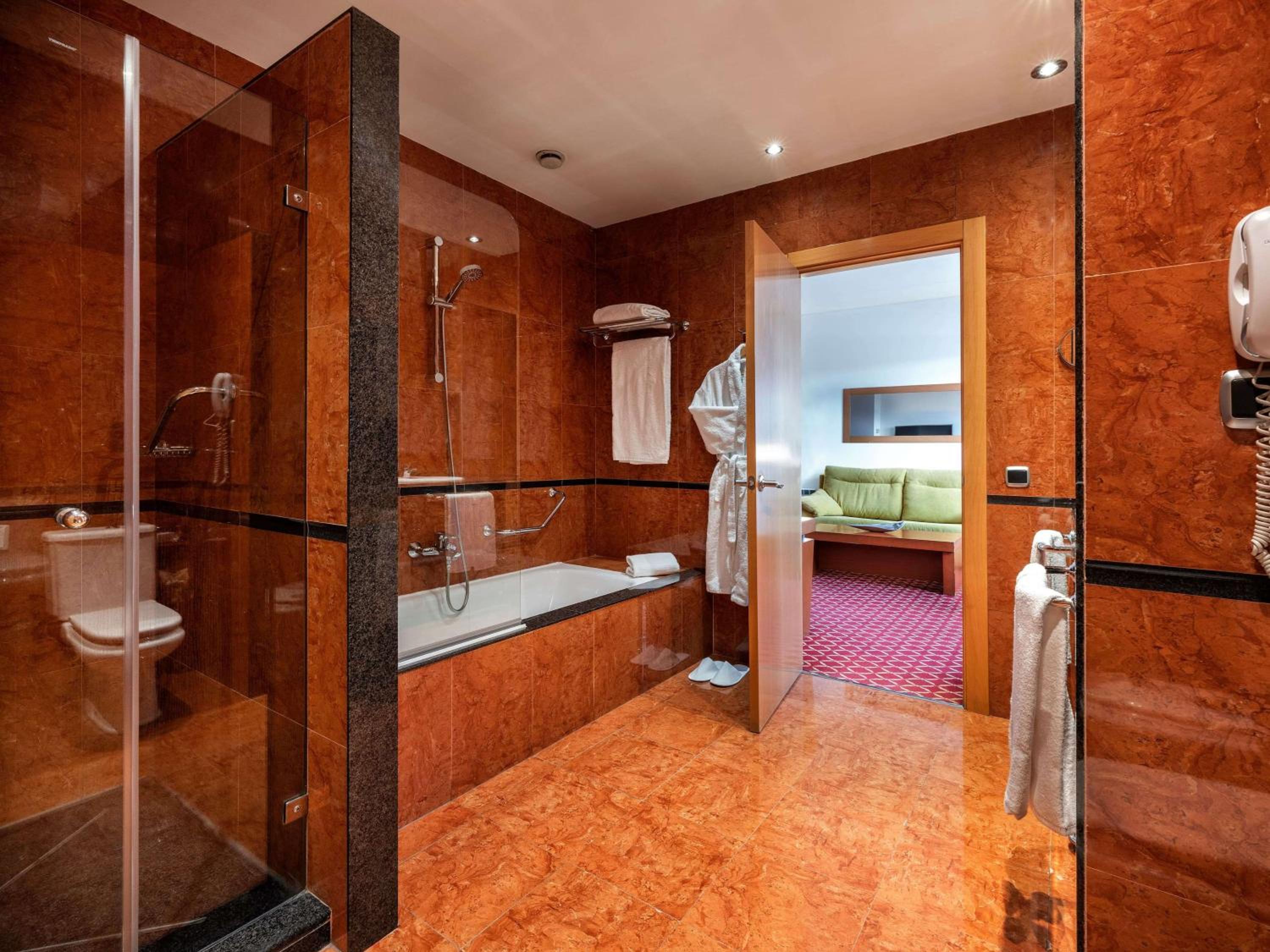 غرفة عائلية بسرير بطابقين وسرير كوين، Hotel Zentral Leon 5/5