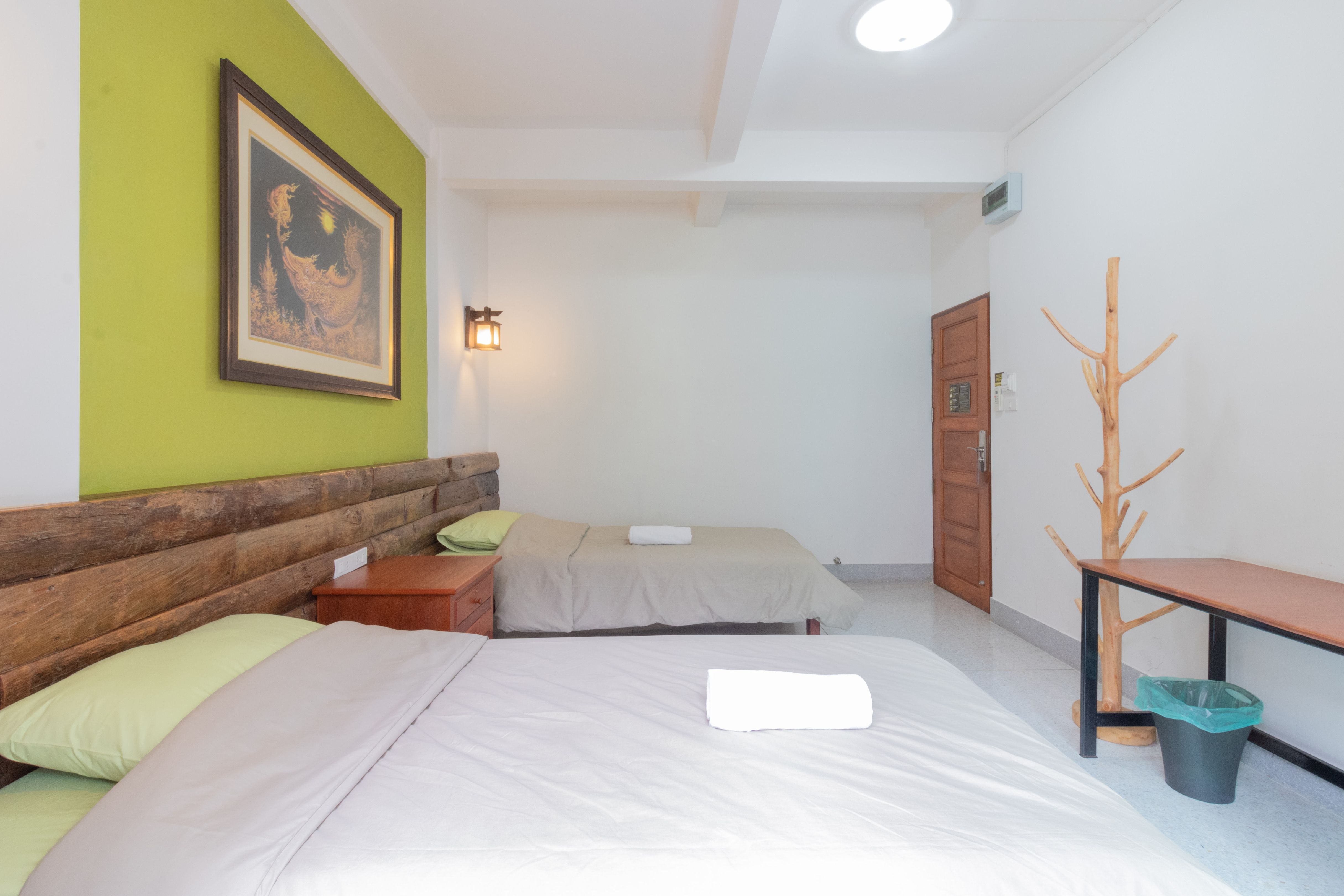 Banthat Thong Hostel 11/35
