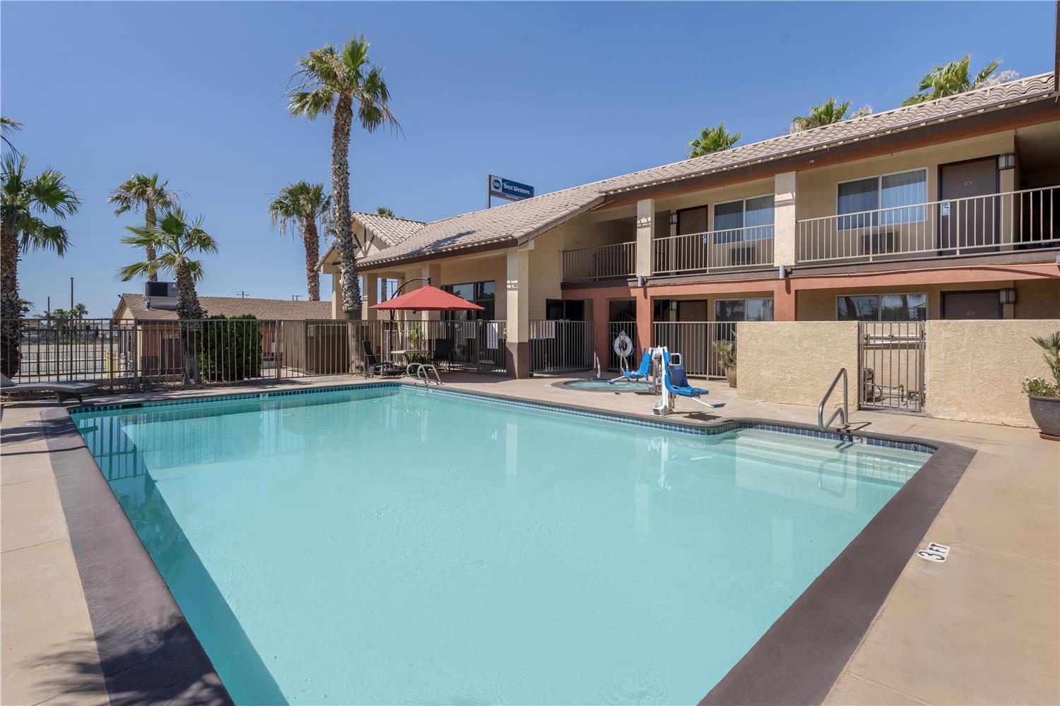 Best Western Desert Winds 25/43