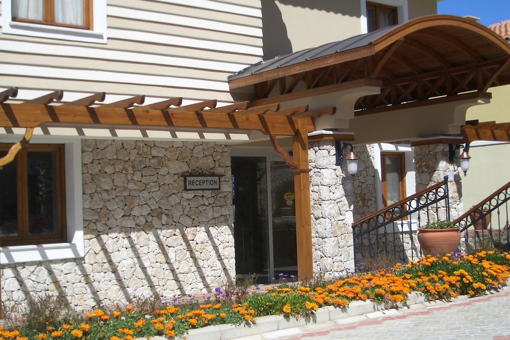 Perdikia Hill Family Resort Villas 48/68