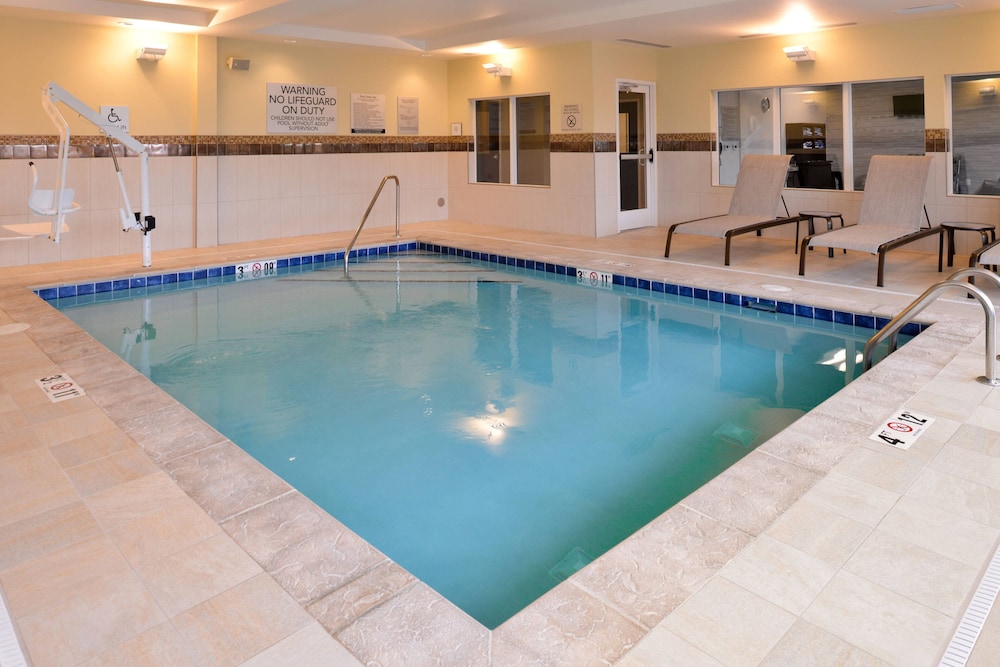 Courtyard By Marriott Toledo North 1/32