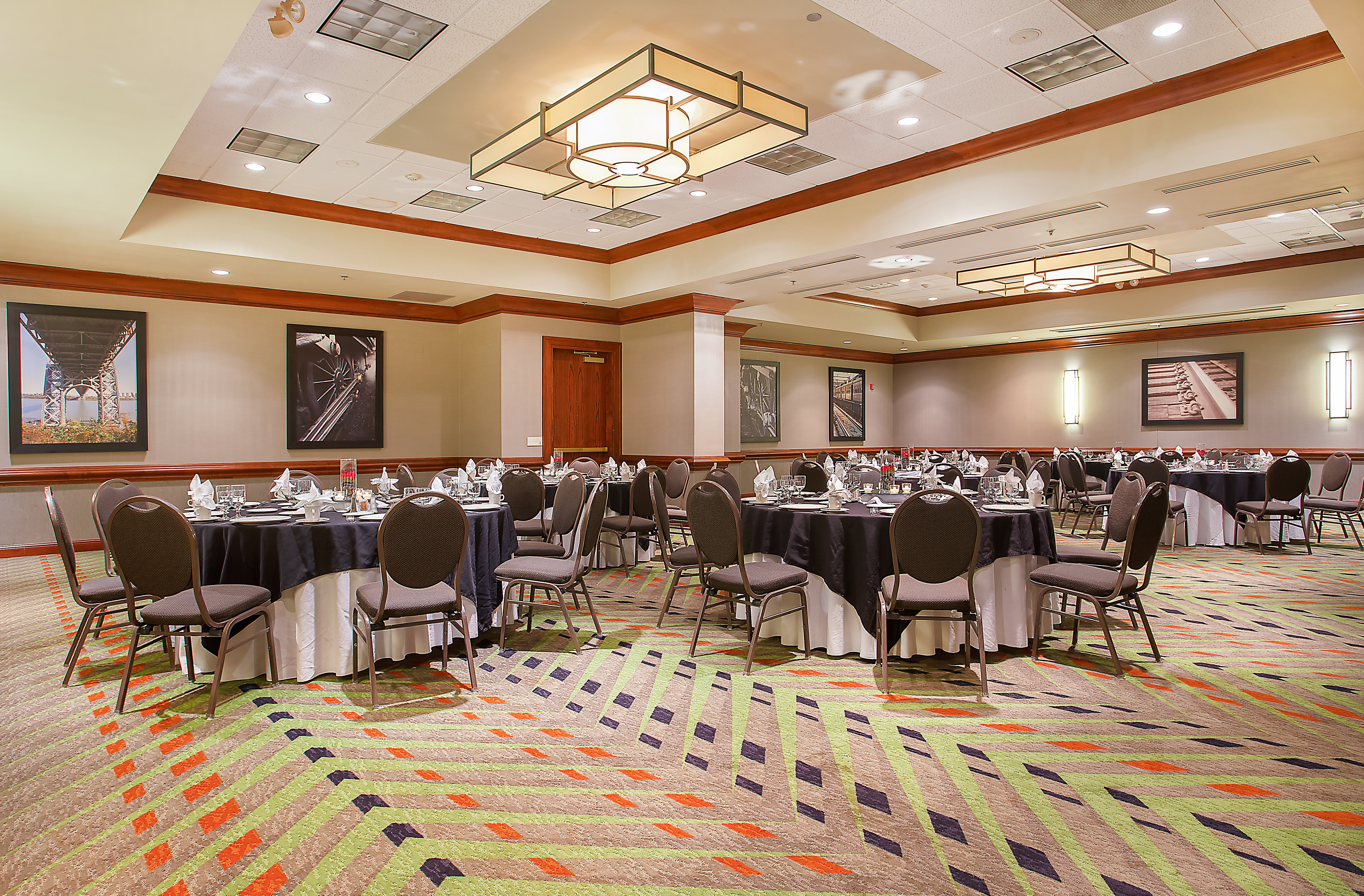 Holiday Inn University Plaza-Bowling Green 61/71