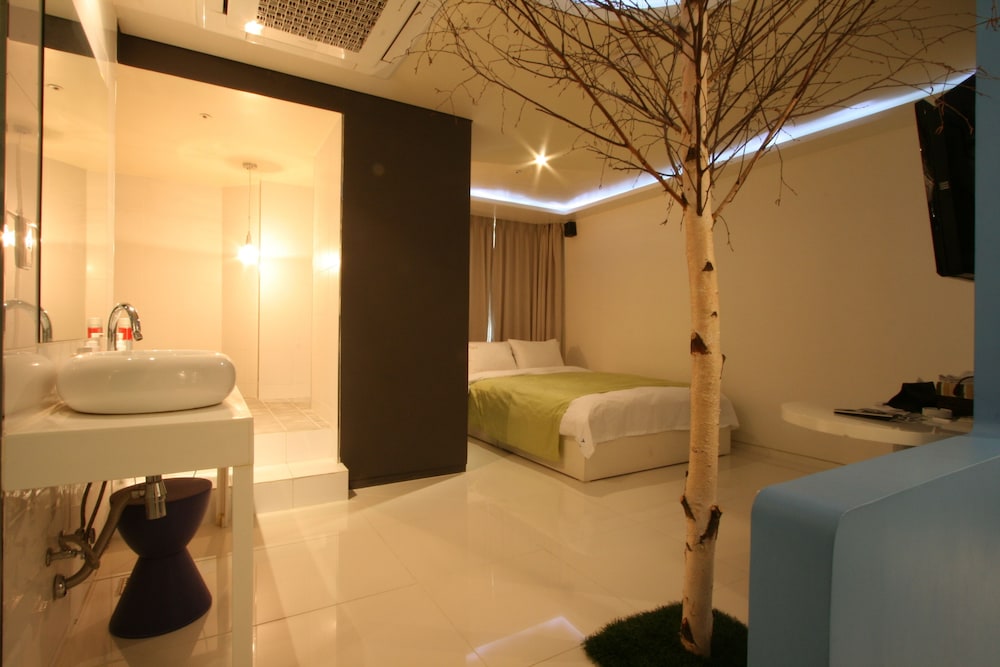 Hotel Dongseoul 25/26