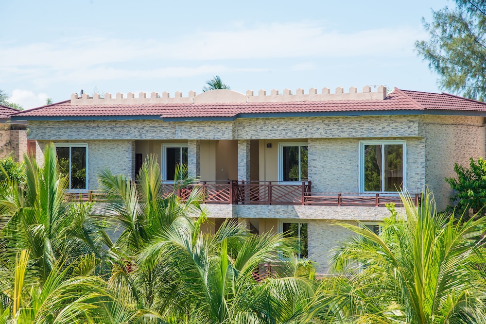 Sunrise Beach Resort 5/50