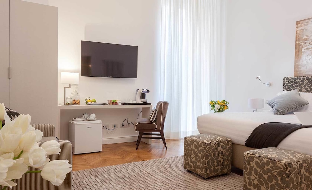 504 CORSO SUITES 24/76