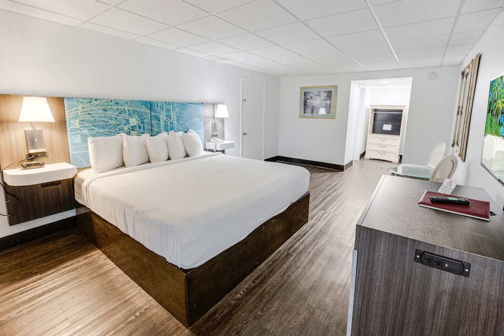 Penthouse, King Bed, Ocean Front, Sofa