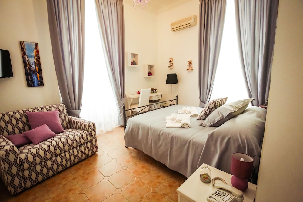 Hotel Napoli Mia 22/65