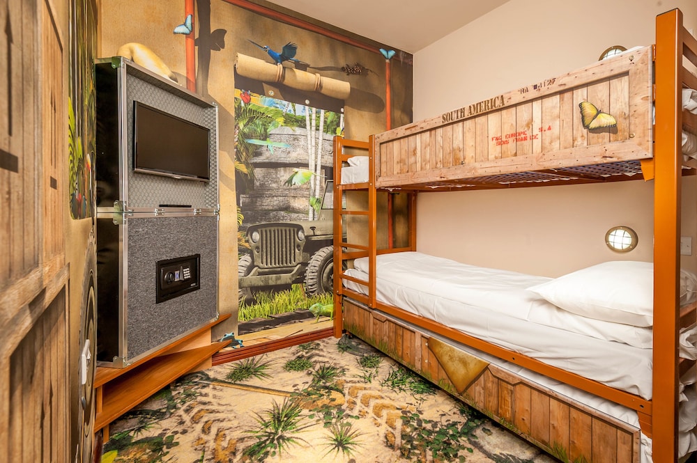 Chessington Resort Hotels 52/90