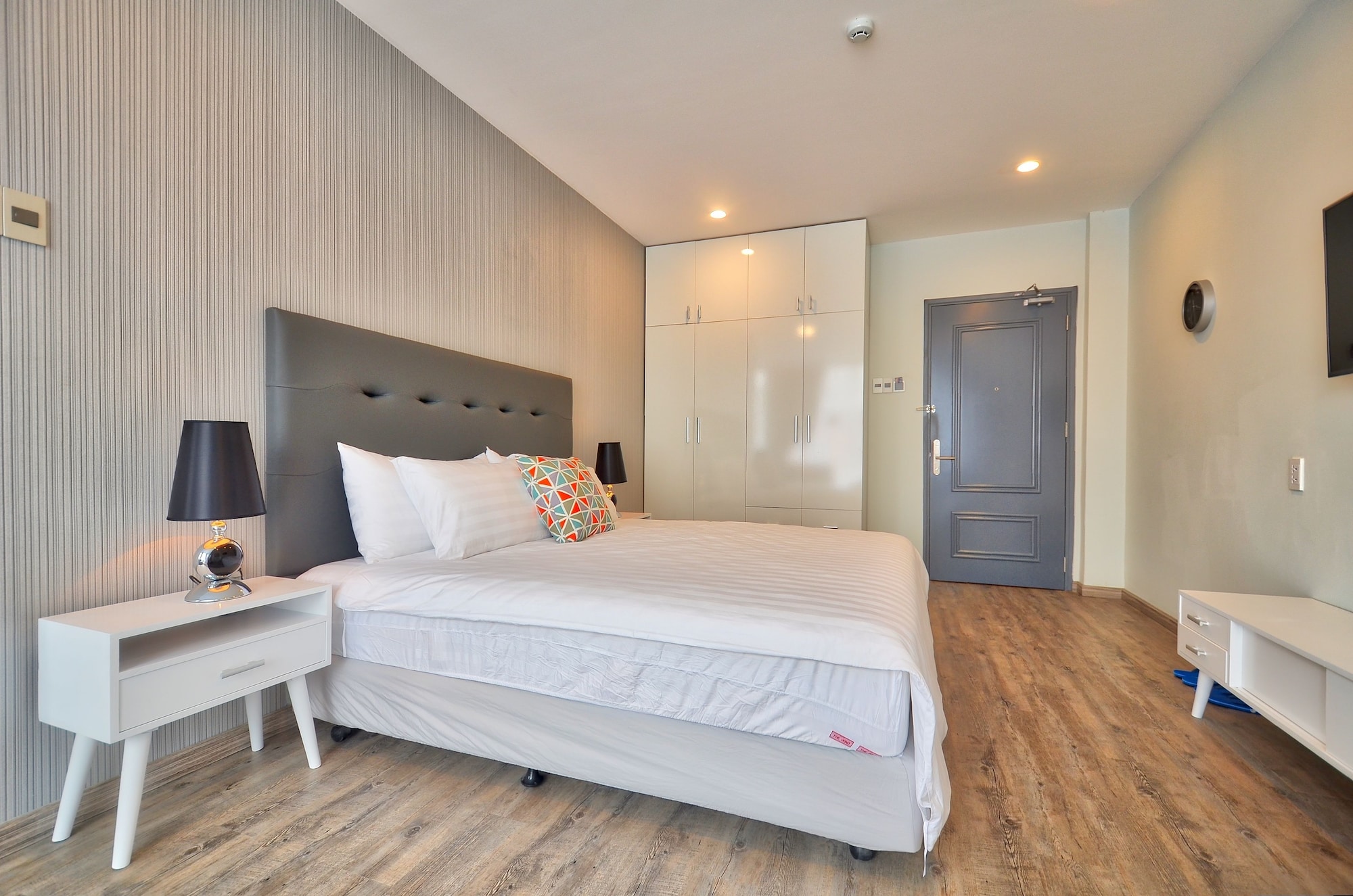 2 BEDROOMS, APARTMENT