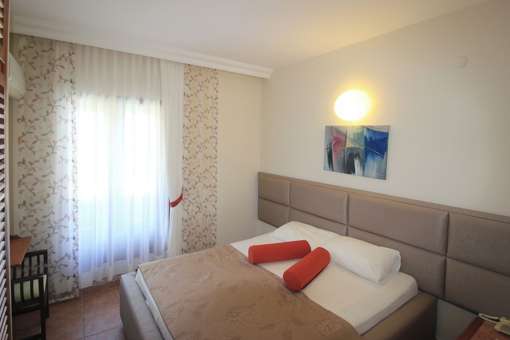 Ford Hotel - Special Class 10/50