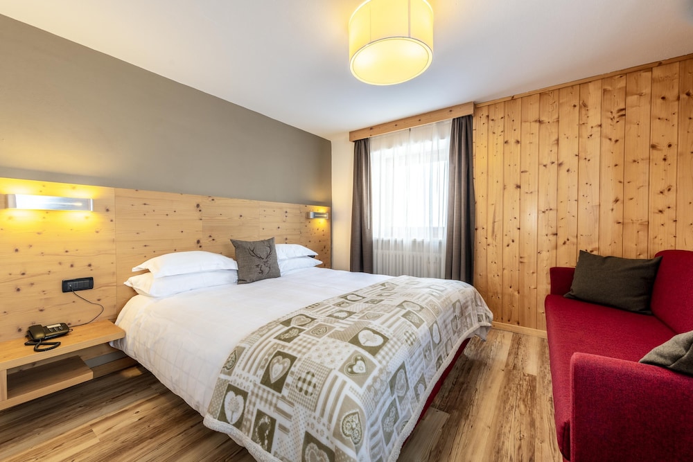 Hotel Col Di Lana 12/41