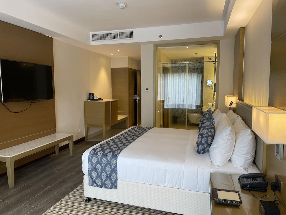 Gokulam Grand Hotel Thiruvananthapuram 6/18