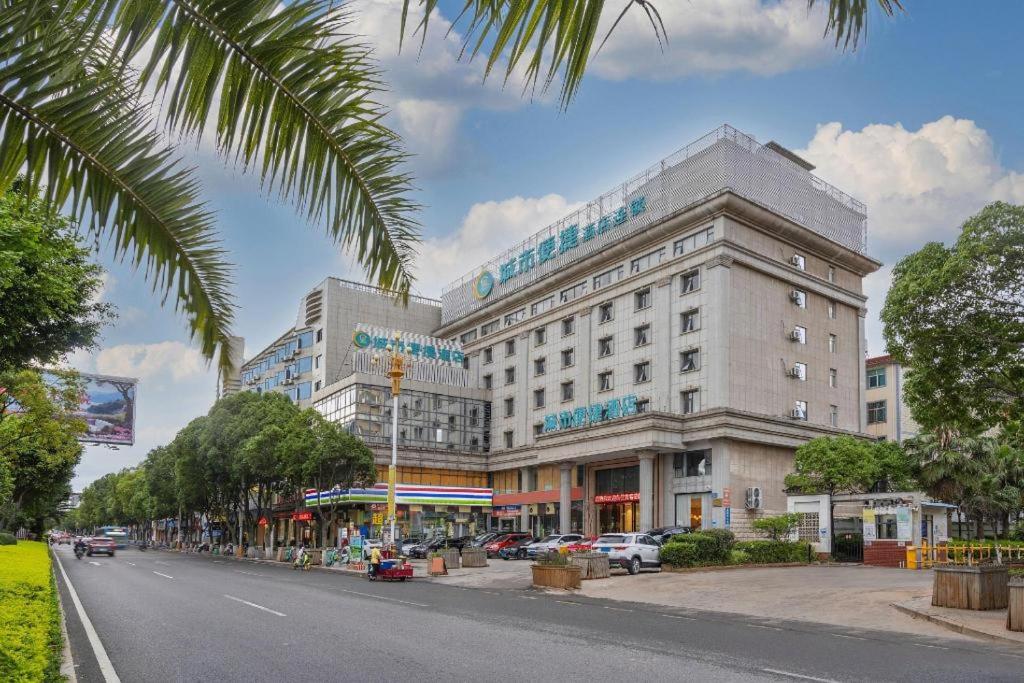 City Comfort Inn (Dali Railway Station) 51/55