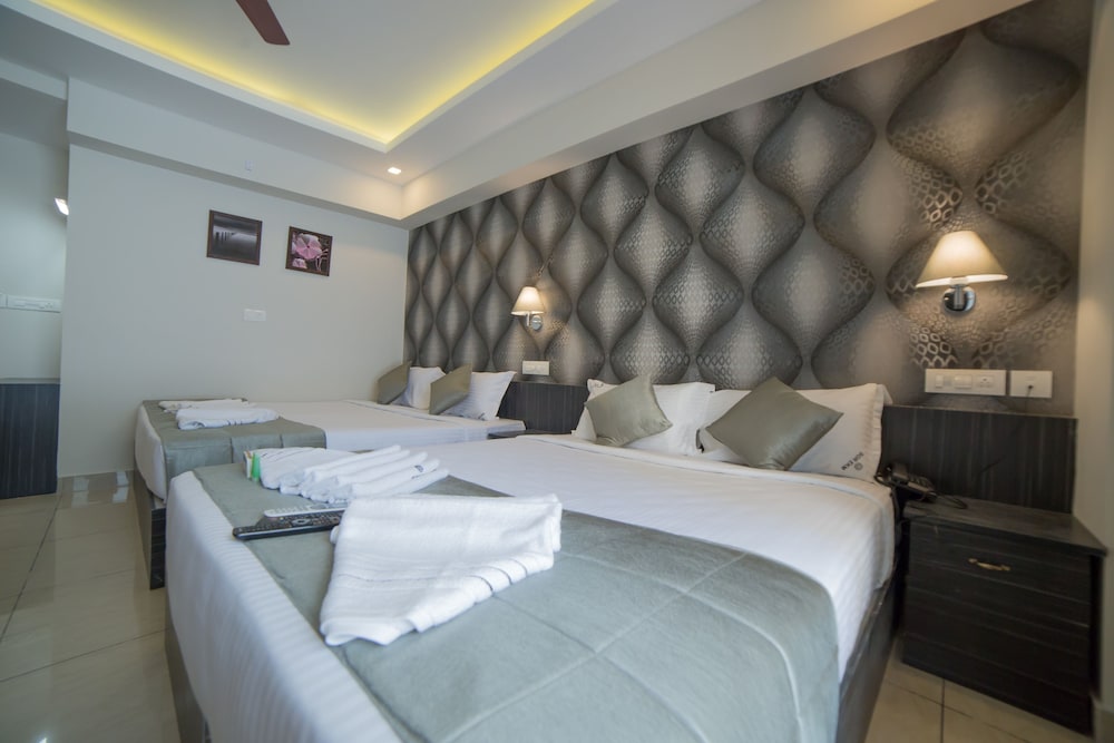 FAMILY, QUADRUPLE, MULTIPLE BEDS