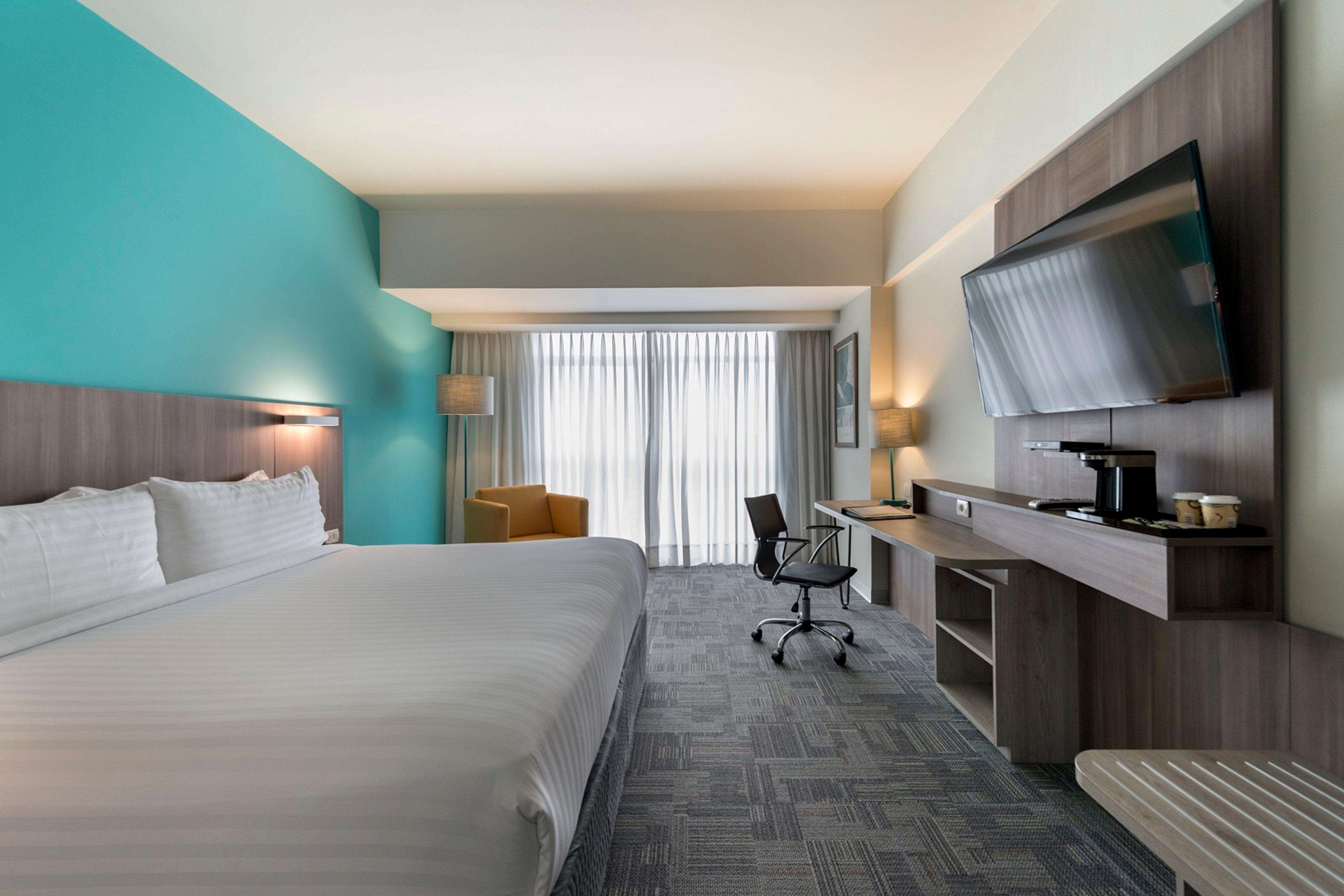 Room, King Bed, City View