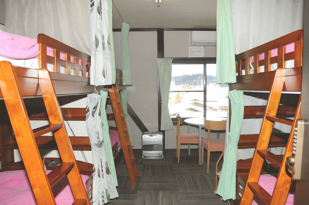 Sakura Guest House - Hostel 52/58