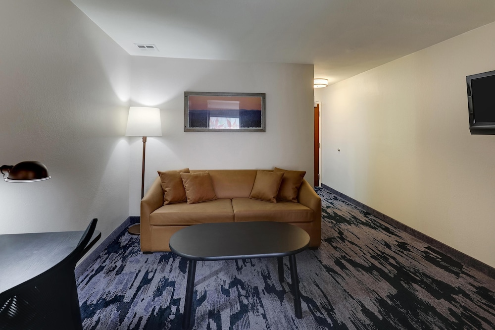 Best Western Plus Las Colinas Inn & Suites 39/58