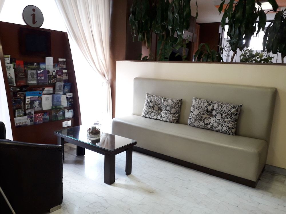 Hotel Napoles 32/40
