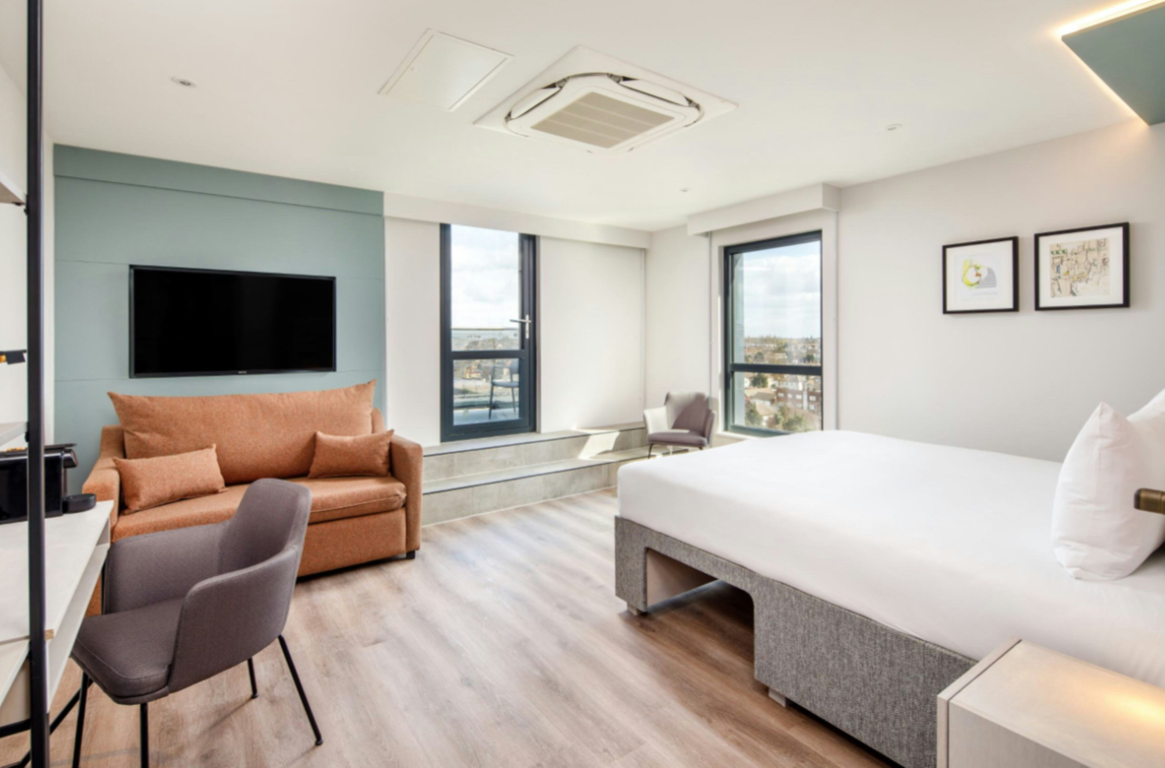 Spark by Hilton London Romford 10/31