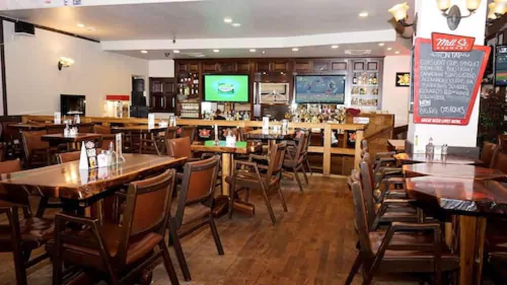 Mcintosh Country Inn & Conference Centre 53/69