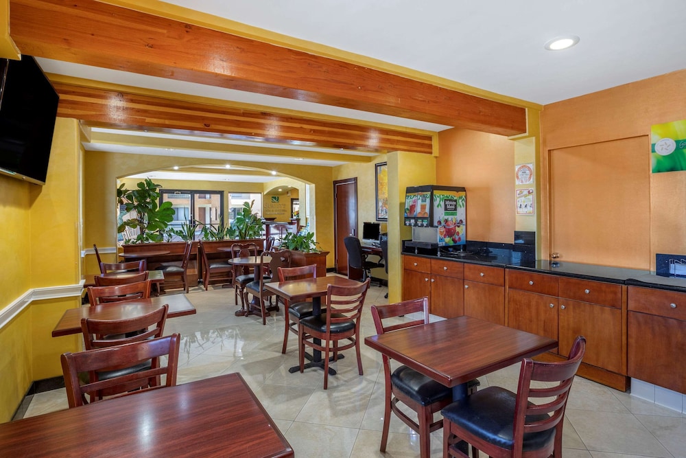 Quality Inn & Suites Westminster Seal Beach 29/37