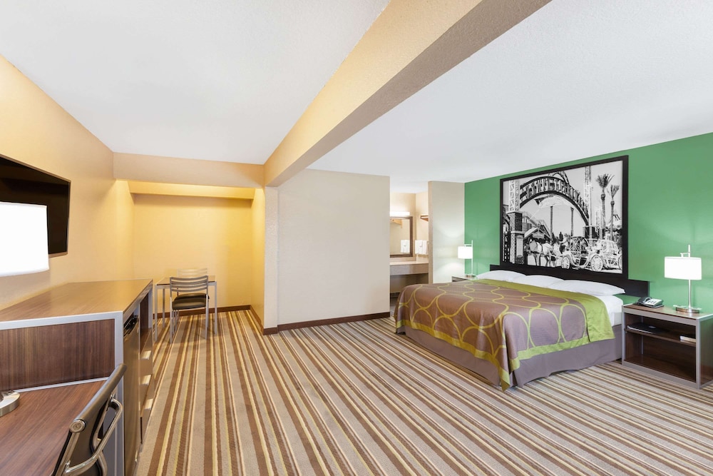 Super 8 By Wyndham Kingsville 23/47