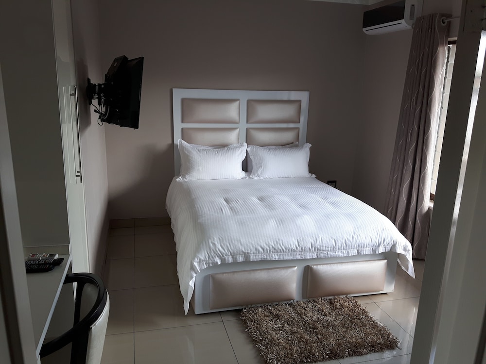 The Musafer Travel Lodge 14/28