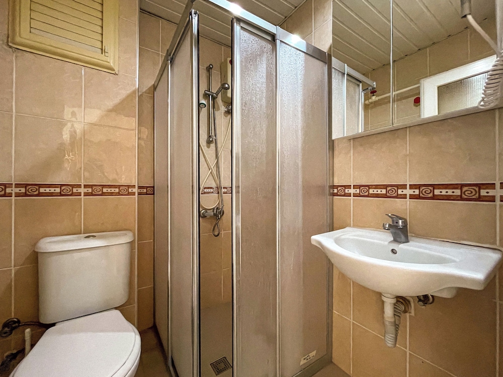 Berrak Su Hotel 44/50
