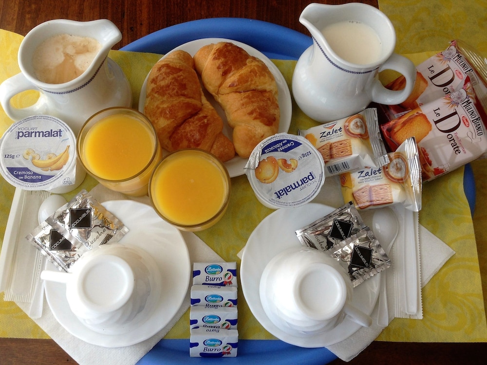 Bed And Breakfast Dream 33/50