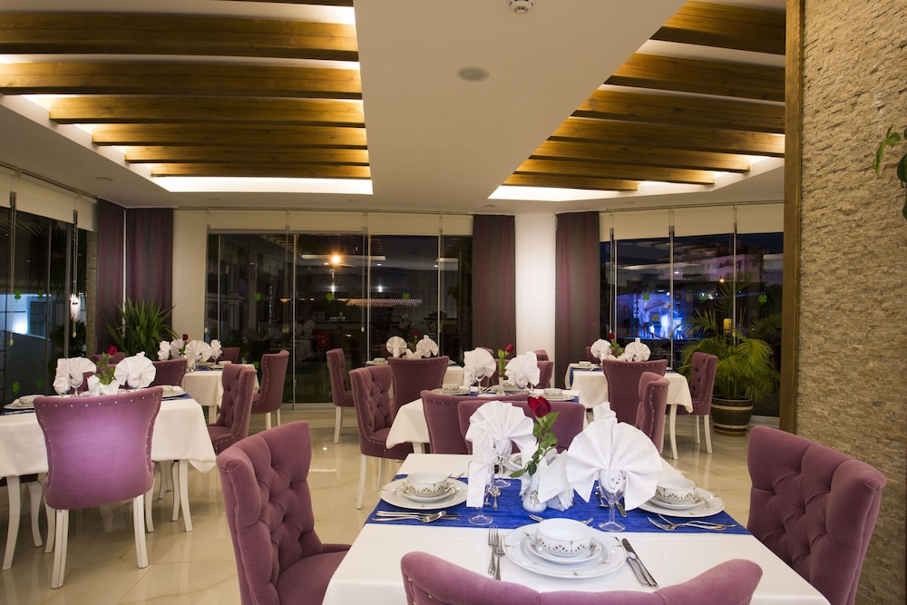 Sun Club Side Hotel 16/22