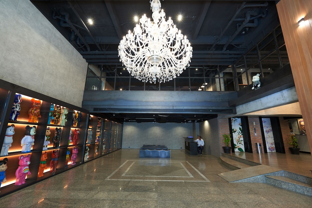 White Palace Hotel Bangkok 12/72