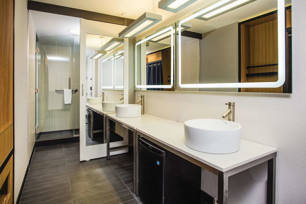 La Quinta Inn & Suites by Wyndham Winchester 13/44
