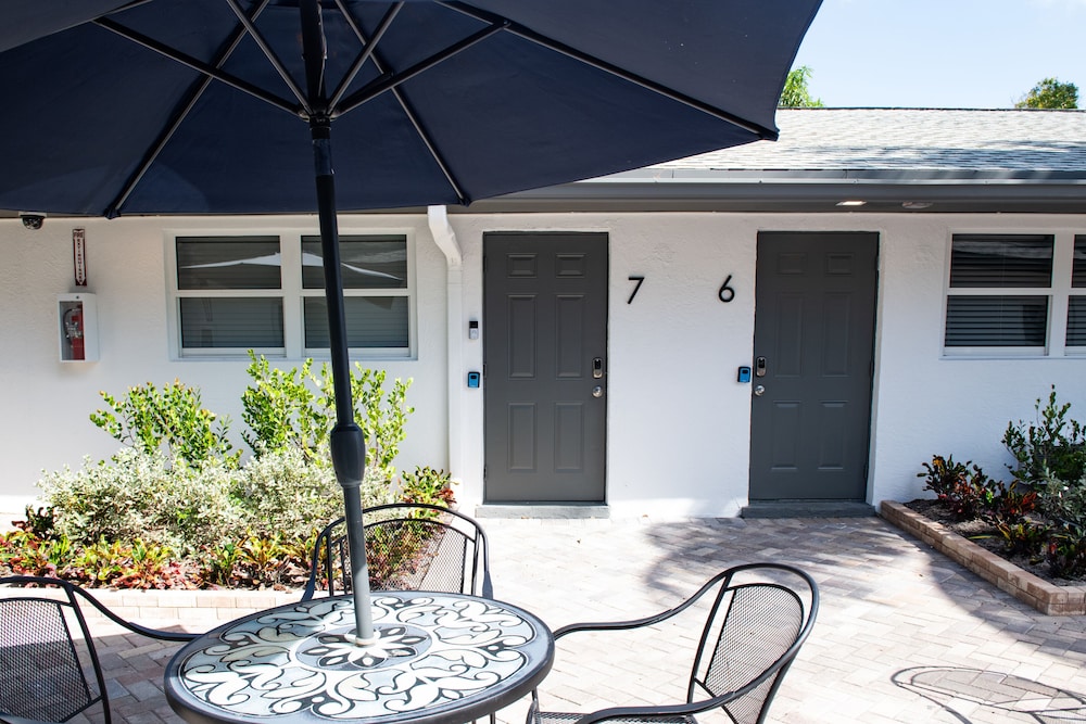 The Lauderdale Boutique Hotel 44/50