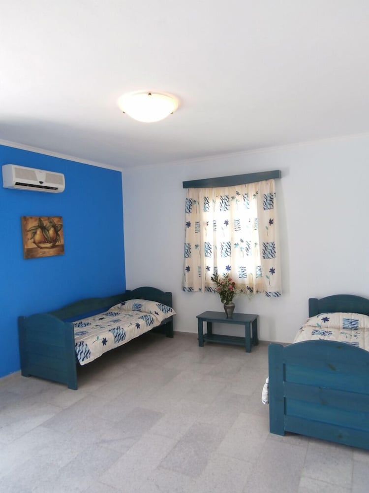 Agnanti Hotel 49/69