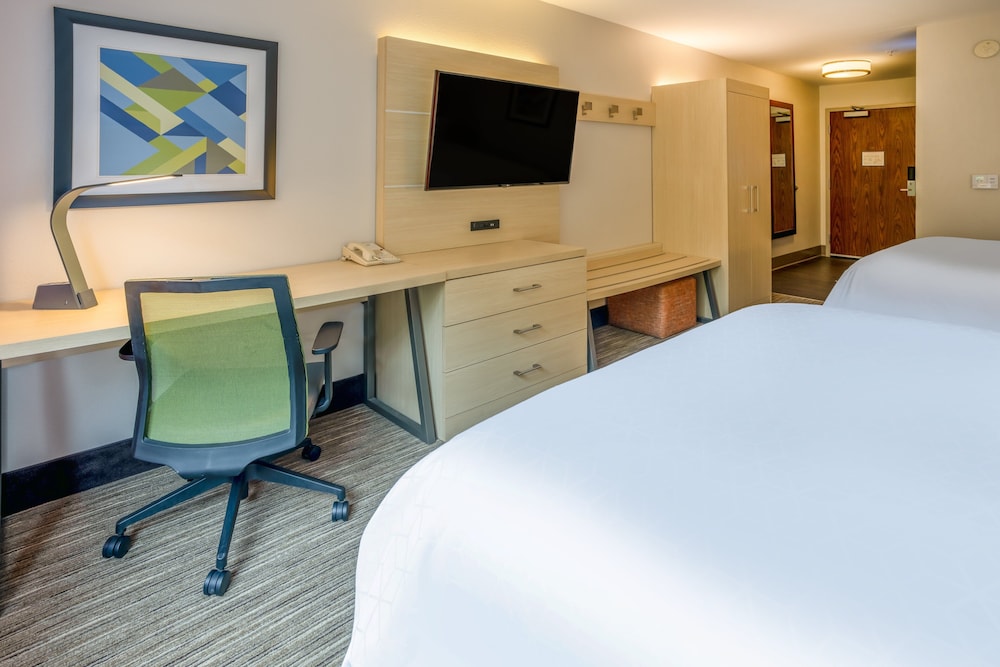 Holiday Inn Express Hotel And Suites Salisbury Delmar 62/68