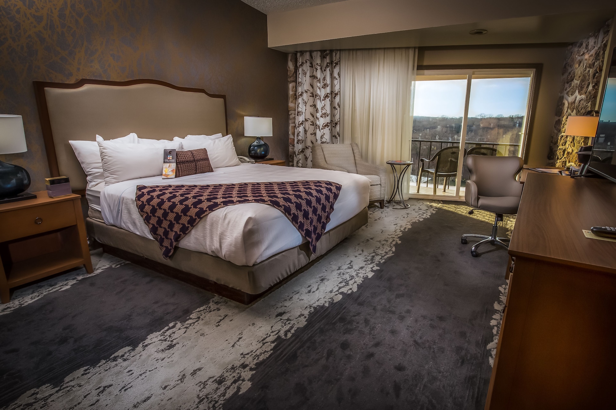غرفة ديلوكس بسرير كينج، Lodge of Four Seasons Golf Resort Marina Spa 2/3