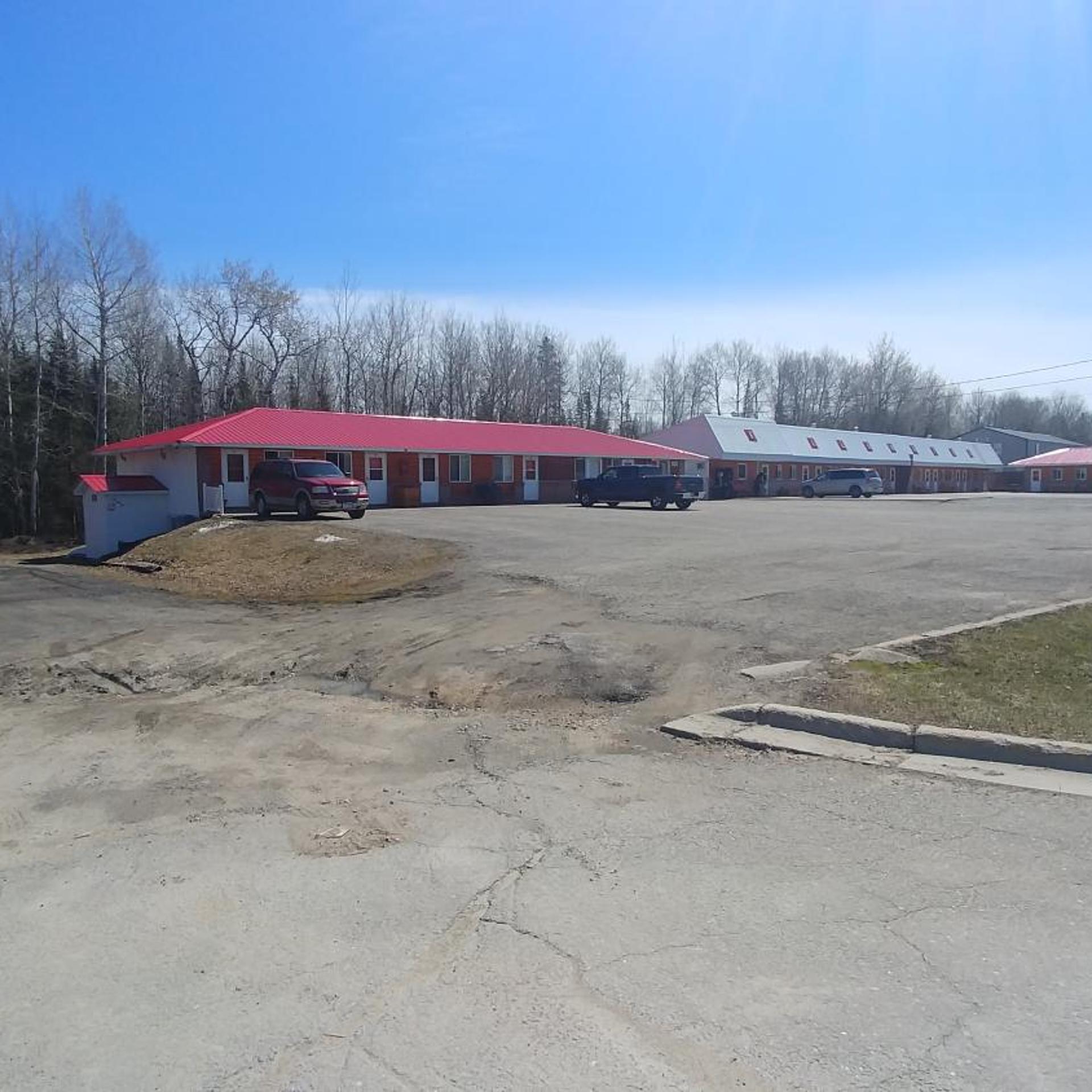 Falls Motel 27/32