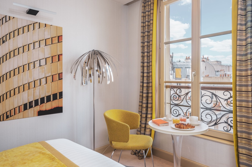 Hotel Le Petit Paris 47/63