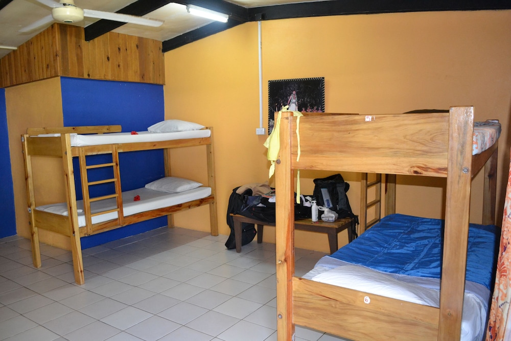 Ratu Kini Backpackers & Dive Resort 45/67
