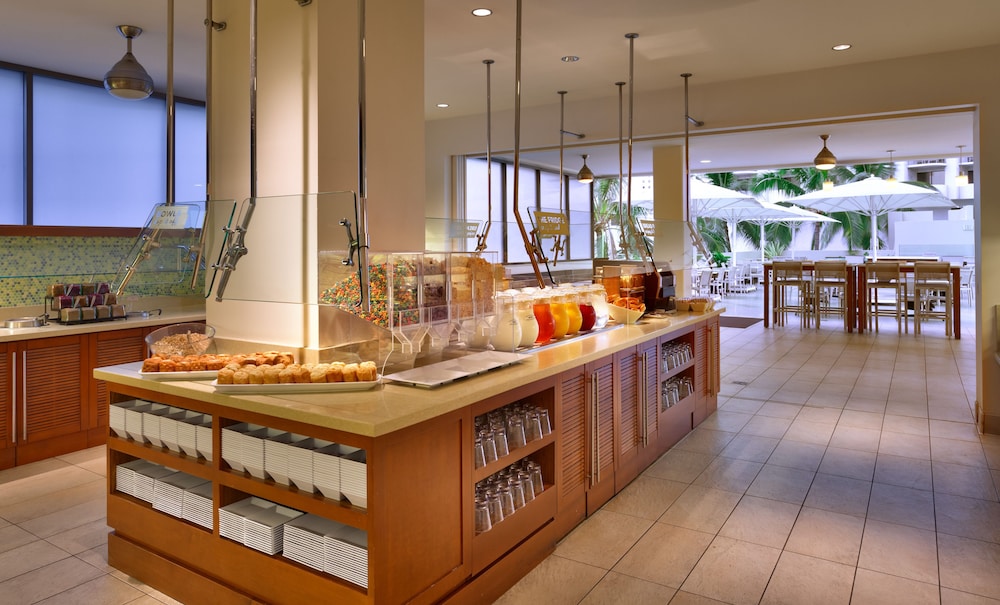 Hyatt Place Waikiki Beach 12/71