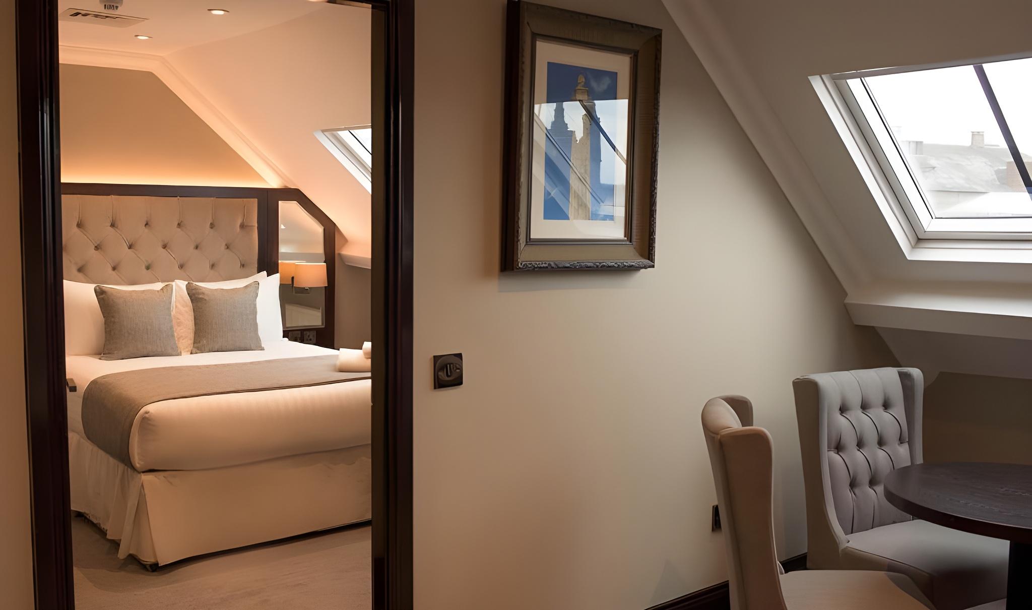 Penthouse Suite, West Wing