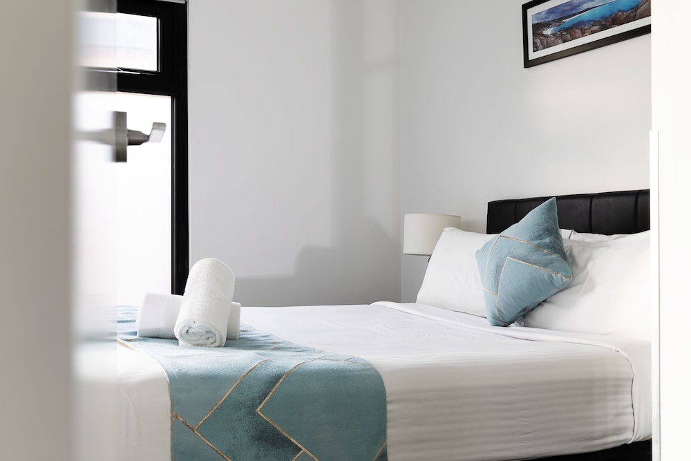 1 BEDROOM, APARTMENT, BALCONY